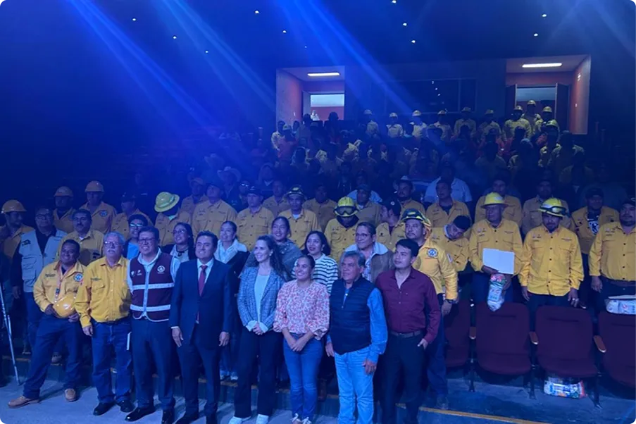 Entrega de equipo para brigadas y entrega de reconocimientos con despensas | Fundación Martí